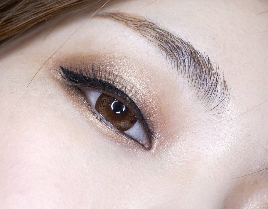 Easy And Simple Eye Makeup