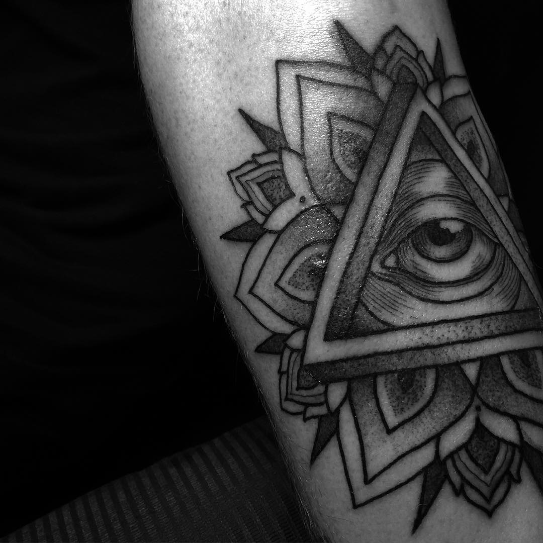 all seeing eye tattoo 33