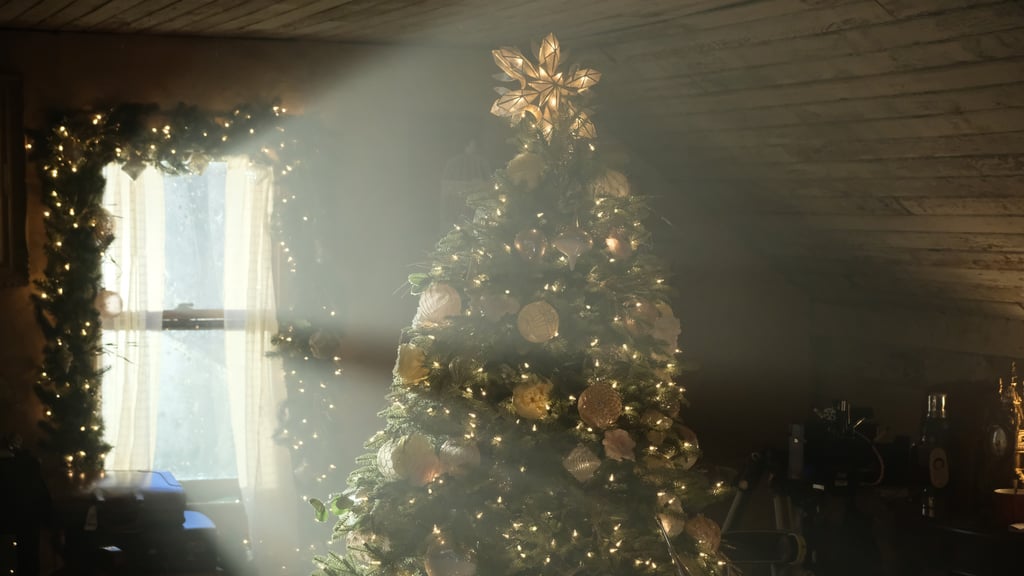 Christmas Tree Zoom Background (2)