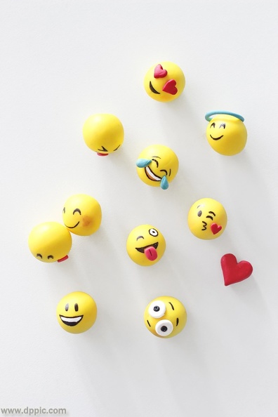 emojis-fimo-diy-handmade1-683x1024