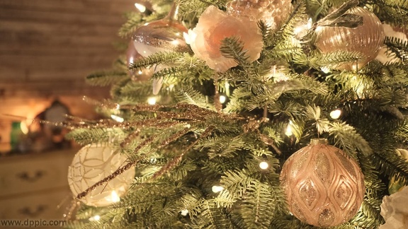 Christmas-Tree-Zoom-Background (1)