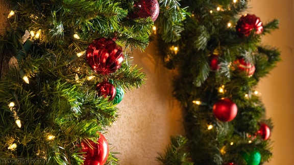 Christmas-Wreath-Zoom-Background